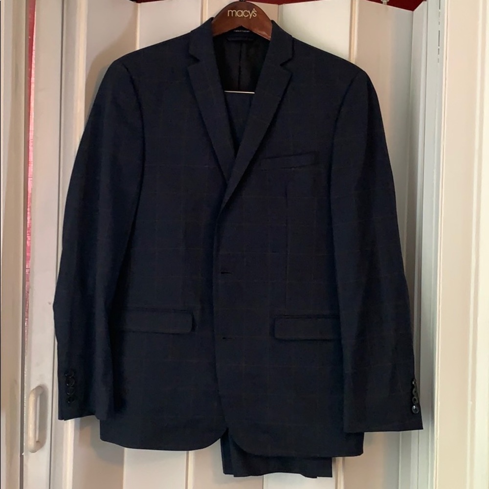Macy’s dark blue suit Great condition 100% wool